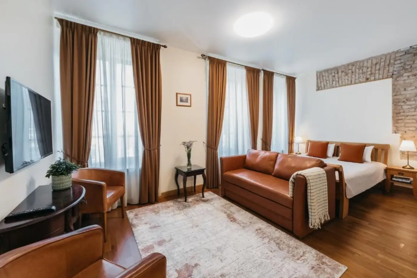 CATHEDRAL Old Town Suites interior 2