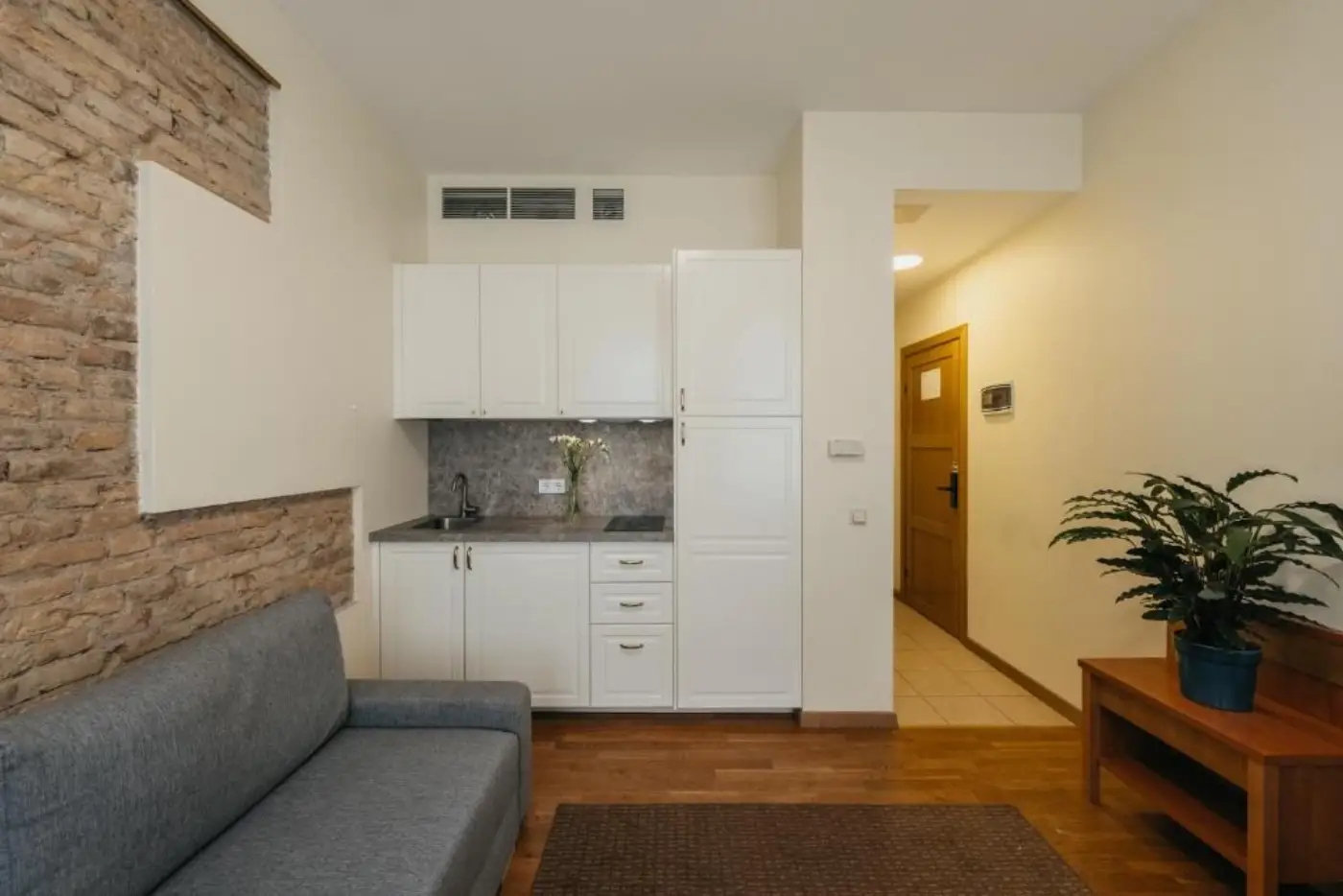 CATHEDRAL Old Town Suites interior 5